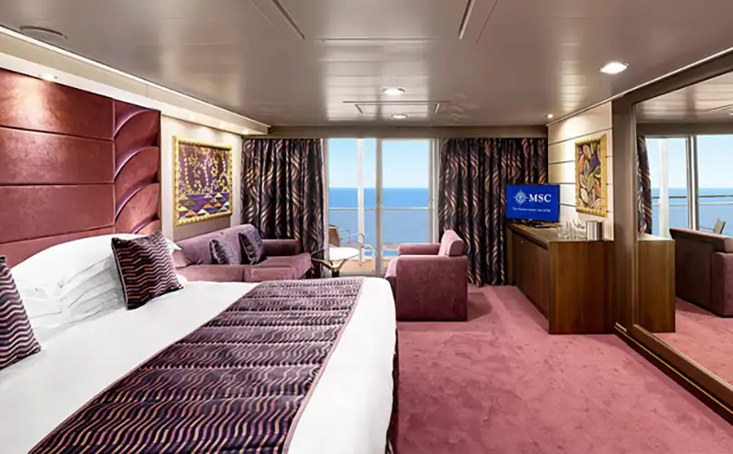 Yacht Club Deluxe Suite