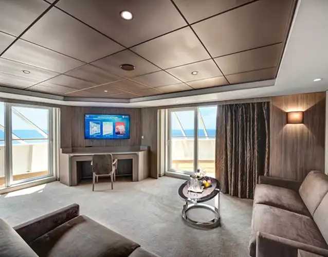 Yacht Club Royal Suite