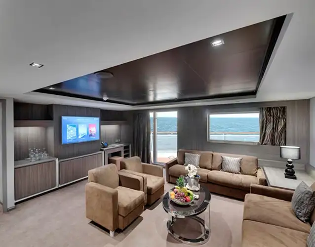 Yacht Club Royal Suite