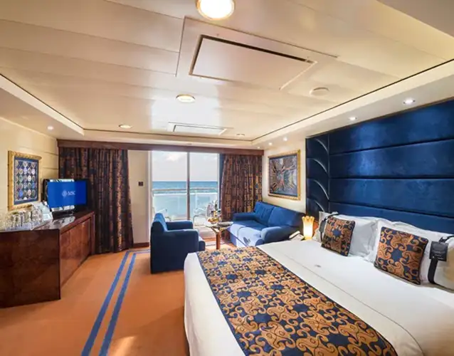 Yacht Club Deluxe Suite