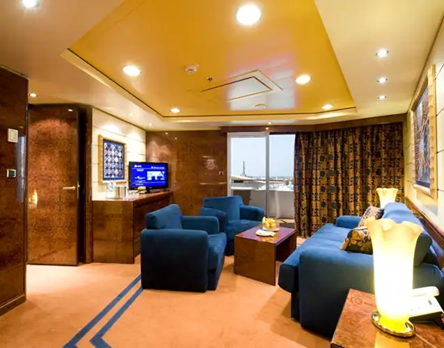 Yacht Club Royal Suite